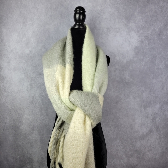 Free People Homecoming plaid blanket scarf One size 70"×18" - Picture 2 of 10